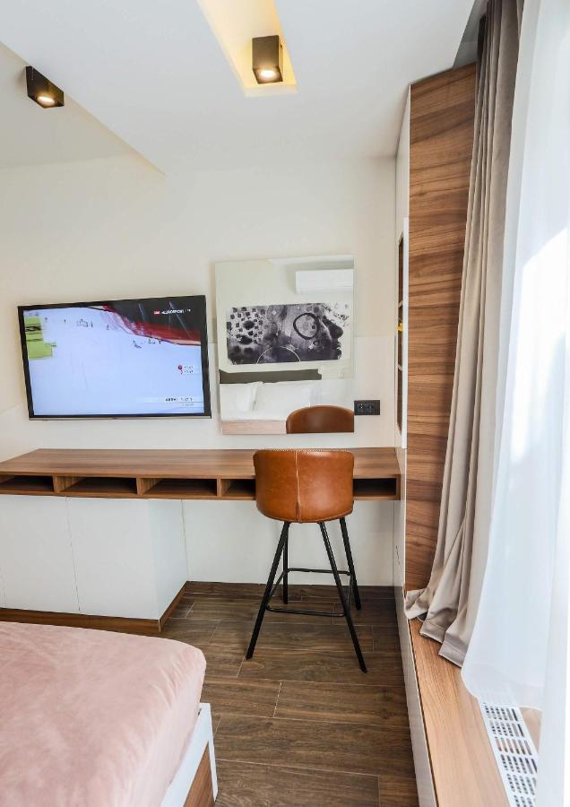 Sacher Apartments Ni Eksteriør billede